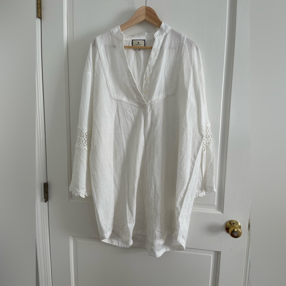 Tuckernuck large White Tunic with Lace Details